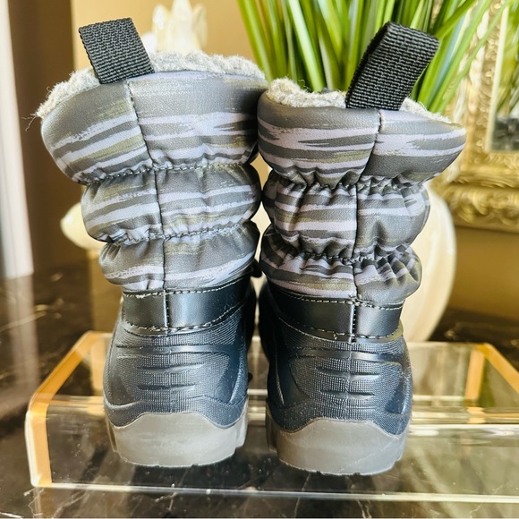 ๐ฉท MEMBERS MARK GIRLS 9/10 EASY CINCH SNOW WINTER SHERPA STYLE BOOTS EXCELLENT - Picture 9 of 10